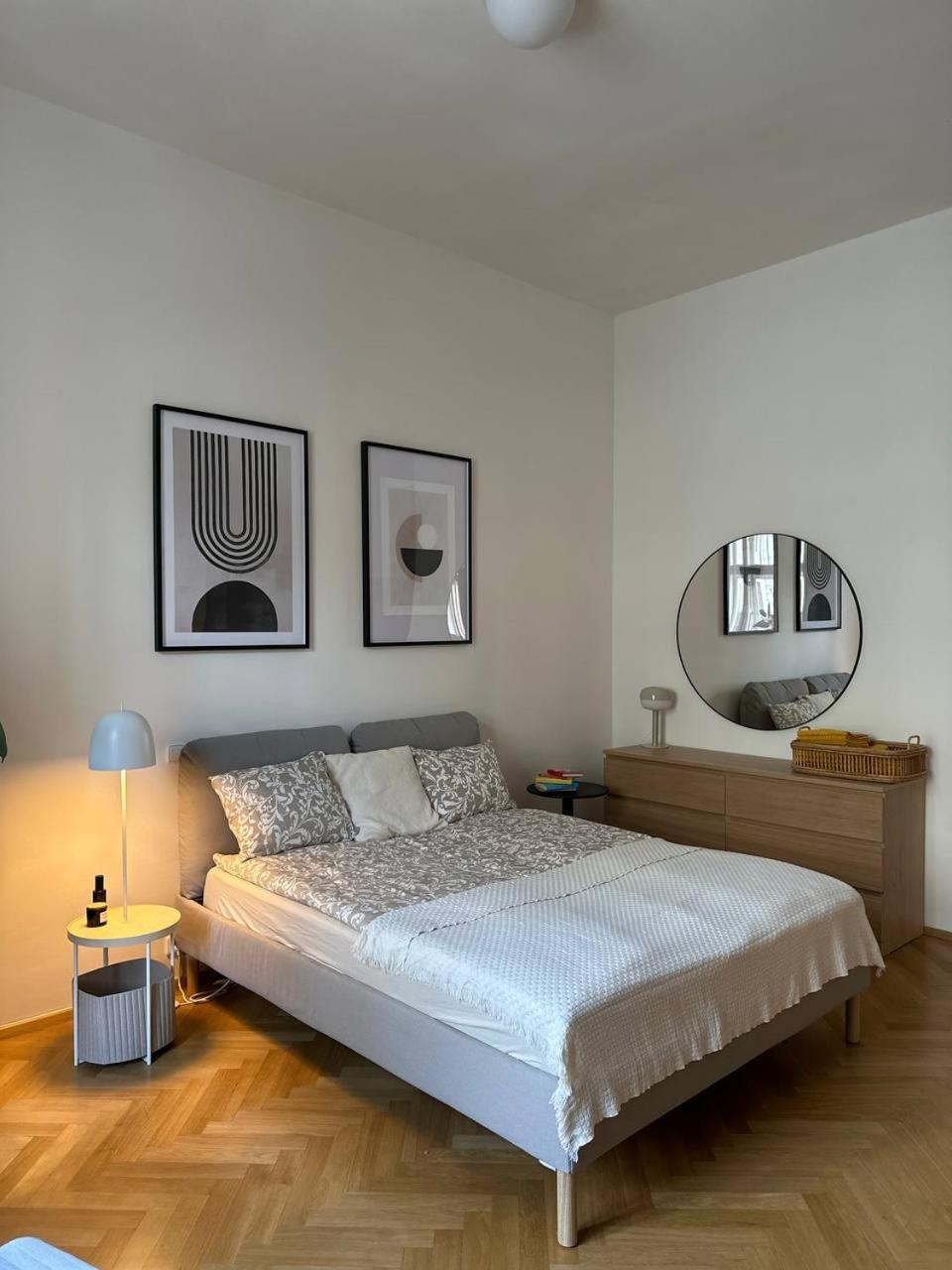 Spacious Elegance - A Central Gem Prague Exterior photo